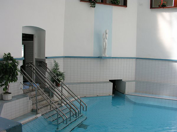 Bazén 2